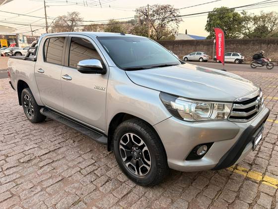 TOYOTA HILUX 2.8 SRV 4X4 CD 16V DIESEL 4P AUTOMÁTICO TOYOTA HILUX 2.8 SRV 4X4 CD 16V DIESEL 4P AUTOMÁTICO